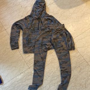 Sundry two piece set.  Top is hoodie with front pocket. Size 1 - small